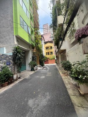 bán nhà phân lô kim ngưu - hbt - ô tô vào nhà - 8 tầng thang máy - tặng full nội thất 2xx/1m2