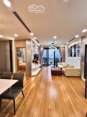 chuyên cho thuê ch 2 p ngủ ,3 p ngủ the zei . cơ bản và full đồ nhà đang trống. lh 