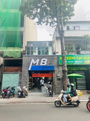 cần bán nhà mặt tiền trần quang khải, p.tân định, quận 1. dt: 5.2m x 27m, nở hậu 8m, 150m2