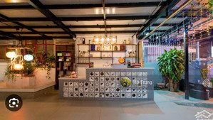 cho thuê nhà 14 phòng + mặt bằng kinh doanh đắc địa gần biển hòn chồng giá chỉ 30 triệu/tháng