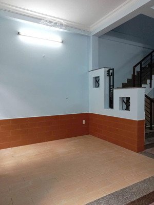 chính chủ - cho thuê nhà thoáng mát, hẻm xe tải, gần cầu kinh thanh đa