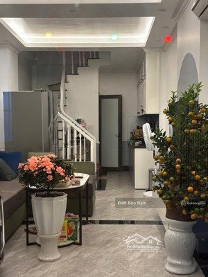 hồng tiến long biên - nhà đẹp - hơn 6 tỷ - 30m2, 5t - tặng nội thất - 30m ra ô tô tránh - ngõ rộng