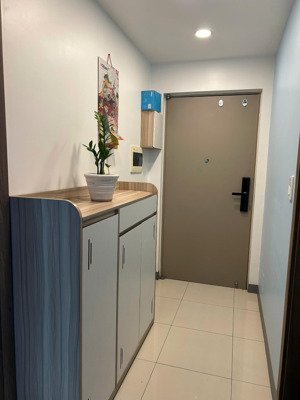 căn hộ full nội thất- imperial place tầng cao view thoáng 9tr