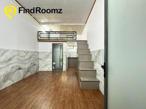 khai trương căn phòng gác cao cách 400m tới iuh