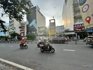 mặt tiền khu bàu cát . dt: 5 x 16 gía: 13ty200