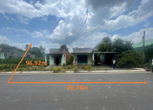 bán nhà mt đường nhựa 25m, gần 2000m2, 7 tỷ 2 tl, chơn thành, bình phước