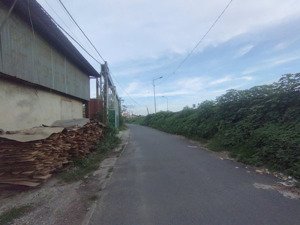 cho thuê kho đường thượng cát, bắc từ liêm. dt 1200m, cao 6m, điện 3fa, xe công đỗ cửa. giá 30k/m2