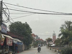 rẻ hơn mảnh bên cạnh 5 giá. 128m2 tách được 2 lô liên nghĩa, văn giang. thích hợp đầu cơ