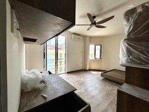 ra mắt studio mới xây 100%, full nội thất - bancol - thang máy, gần đh ueh 5phút đi bộ, gần 3/2 q10