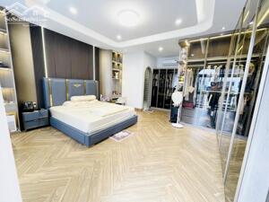  MẶT TIỀN KINH DOANH – VỊ TRÍ ĐẮC ĐỊA Khánh Hội, Phường 3 Quận 4 Nay Phường Vĩnh Hội– Cách Quận 1 chỉ 500m