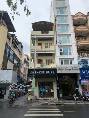 cần bán nhà mặt tiền nguyễn trãi, p.bến thành, quận 1. dt: 8.2m x 19.5m, trệt + 8 lầu