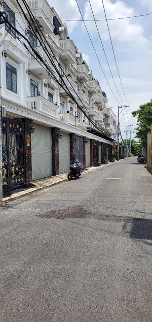 bán nhà nguyễn văn quá 4 tầng hxh 6m - dt80m2- chỉ nhỉnh 8tỷ