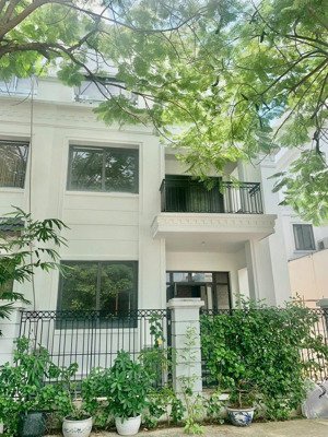 chính chủ bán 2 căn song lập pearl villas hạ long. giá tốt