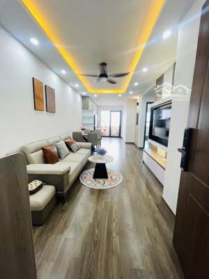 chính chủ bán căn 67m tầng thấp view hồ hh3 linh đàm