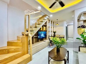 chỉ nhỉnh 3 tỷ - ngay trung tâm bình thạnh - 10m ra hẻm xe hơi - dt 3,5x8m - 2pn - gần văn thánh