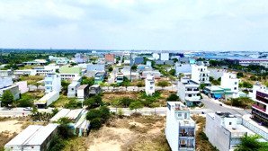 bán gấp nền 6x17,5m view hồ sinh thái giá chủ bán 2tỷ4, sổ hồng sang tên trong ngày