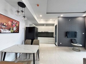 chính chủ cho thuê căn hộ rivana full nội thất view hồ bơi mát mẻ chỉ 9tr/tháng nhà mới dt 72m2