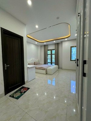 chính chủ cho thuê nhà 3 tầng đường trung lập 17 - liên chiểu - đà nẵng. dt 100 m2 - ngang 5 mét .