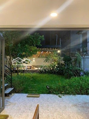 cần bán biệt thự sân vườn quận bình thạnh