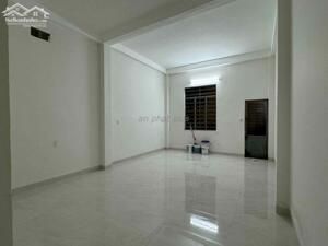 Nhà Cho Thuê 3 tầng MỚI mặt tiền LÊ ĐÌNH LÝ