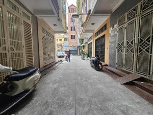 bán nhà khu phân lô nguyễn chí thanh, oto vào nhà, dt 42m2 , 5 tầng, mt 4,2m , giá hơn 15 tỷ.