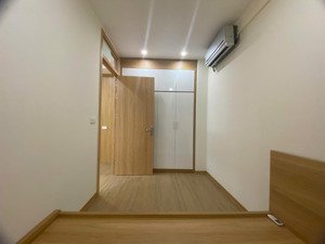 cho thuê căn hộ góc rộng 100m chung cư ct2 xuân la 4 phòng ngủ giá 14tr/ tháng.