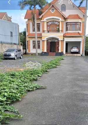 cho thuê nhà ngang lớn gần đh nguyễn tất thành, 4pn, 1.032m² giá chỉ 18 triệu/tháng"