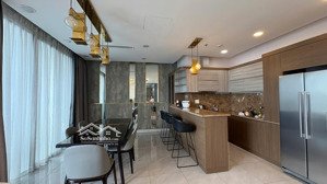 penhouse vinhomes golden river bason - quận 1