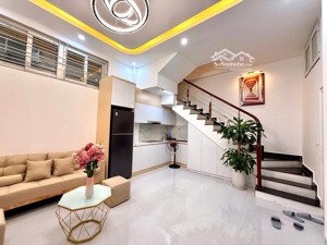 bán nhà riêng phố thịnh quang đống đa, 35m2, ô tô, full nội thất ở ngay. giá 7.5tỷ. lh: 