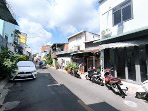 cho thuê nhà xải đỗ cửa - 2 tầng - gần chợ bà chiểu - bình thạnh - tiện kinh doanh