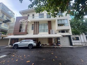 cho thuê villa lê văn sỹ, phú nhuận - dt: 16x6m trệt 3 lầu - vị trí cực đẹp - kinh doanh tốt
