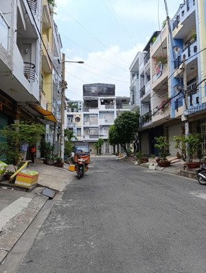 siêu phẩm hẻm 12m cách mặt tiền 5m đường nguyễn văn luông q6 dt 5,5x20 nhà 3 lầu đẹp giá 8,5 tỷ