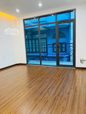 bán nhà phố hoàng văn thái - dt 50m2 x mt 4.1m - vị trí đẹp - phân khúc hiếm - ô tô đỗ cửa