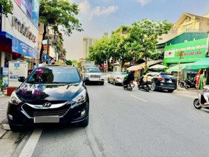 nhà nhà mặt phố lương định của 10 tầng thang máy trung tâm quận đống đa vị trí đẹp