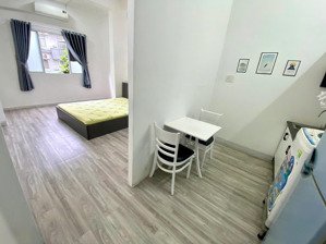căn hộ 1 phòng ngủ tách bếp, cửa sổ trời, full nội thất, nguyễn hữu cảnh, gần ngã tư hàng xanh