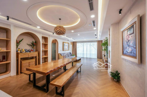 chính chủ bán căn 4 ngủ, 235m2 tại trung hòa nhân chính , ntcb, ban công đb, giá 65tr/m2 sổ đỏ