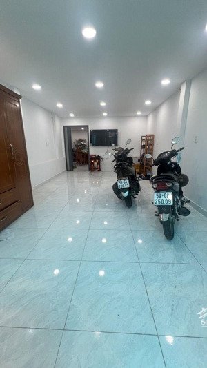 nhà chính chủ - phạm văn bạch - 72m2 - 2 lầu - chỉ hơn 4 tỷ