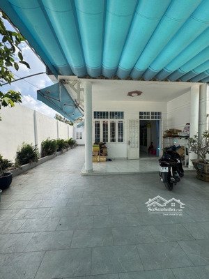 nhà 2 tầng, sân để xe hơi. thổ cư 200m2 (8x25m). gần chung cư 4s, phạm văn đồng. chỉ 12,2 tỷ