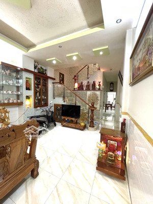 bán nhà mặt tiền văn cao, 3 tầng, 4x31m, ngộp cần bán gấp.