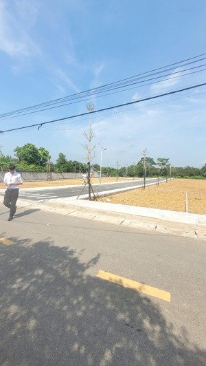 cắt lỗ sâu lô góc mặt tiền rộng tại phú cát hà nội