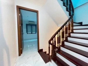 thái thịnh, 34m*6t*giá chào 8,3 tỷ, thoáng trước sau, nhà thiết hiện đại, công năng đ đủ, ở cực vip