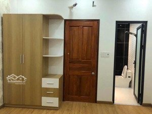 nhà khu dân trí cao, an ninh tốt, chủ nhà cần bán nên giảm giá, giao thông vô cùng thuận tiện