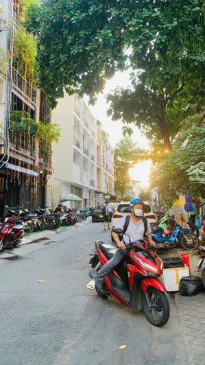 mặt tiền giáp hoa lan p2 phú nhuận - 4x20m 4 tầng, hđt: 60 triệu, giá 26 tỷ