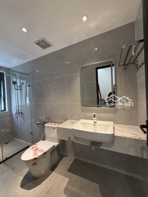 siêu phẩm thượng thanh - nhà 5 tầng - mặt ngõ ô tô - ô tô vào tận nhà - giá chỉ hơn 6 tỷ