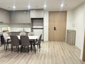 cho thuê ch masteri centre point block d mới tiện nghi đầy đủ nội thất, view sân thể thao siêu mát