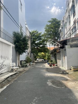 86m2 đất kdc hàng dương 1181 lê văn lương - ngang rộng - xây dựng tự do - lh : 