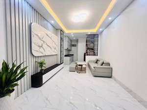 tôi chính chủ bán nhà phố tôn đức thắng - 25m2x5t chắc chắn - 20m ra phố - full nội thất - 5,2 tỷ