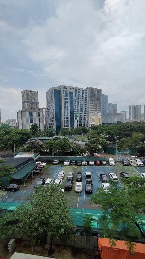 cầu giấy. tòa văn phòng hạng a. 97,5 tỷ. dt 150m2. mt 8,5m. 7 nổi 1 hầm. 2 mặt đường ô tô tránh.