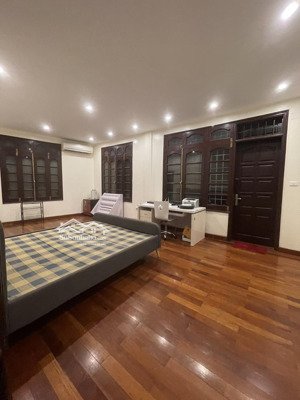 cho thuê nhà ngõ 183 hoàng văn thái 60m2*4t, nhà mới, ngõ ô tô, giá 16tr/th