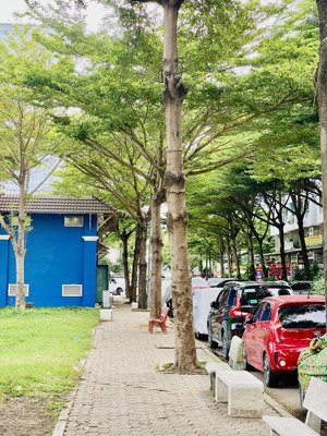 bán nhanh căn hộ view công viên nội khu, hồ bơi 2pn 2vs block mới sàn gỗ giá 2.280 tỷ shr